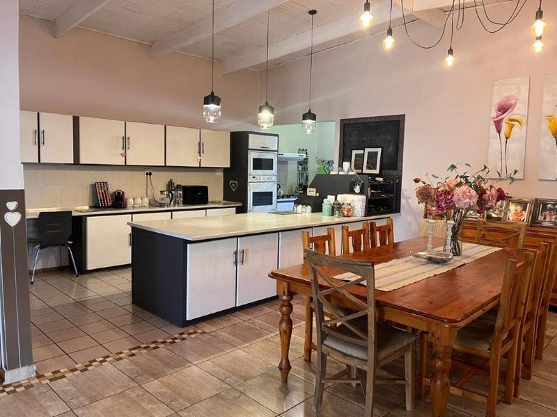 4 Bedroom Property for Sale in Ladybrand Free State